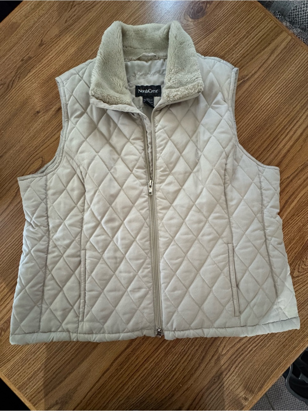 NorthCrest quilted zip-up vest faux-fur collar cream color size XL